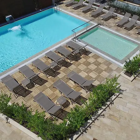 Ara Residences Apartment *