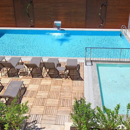 Ara Residences Apartment *